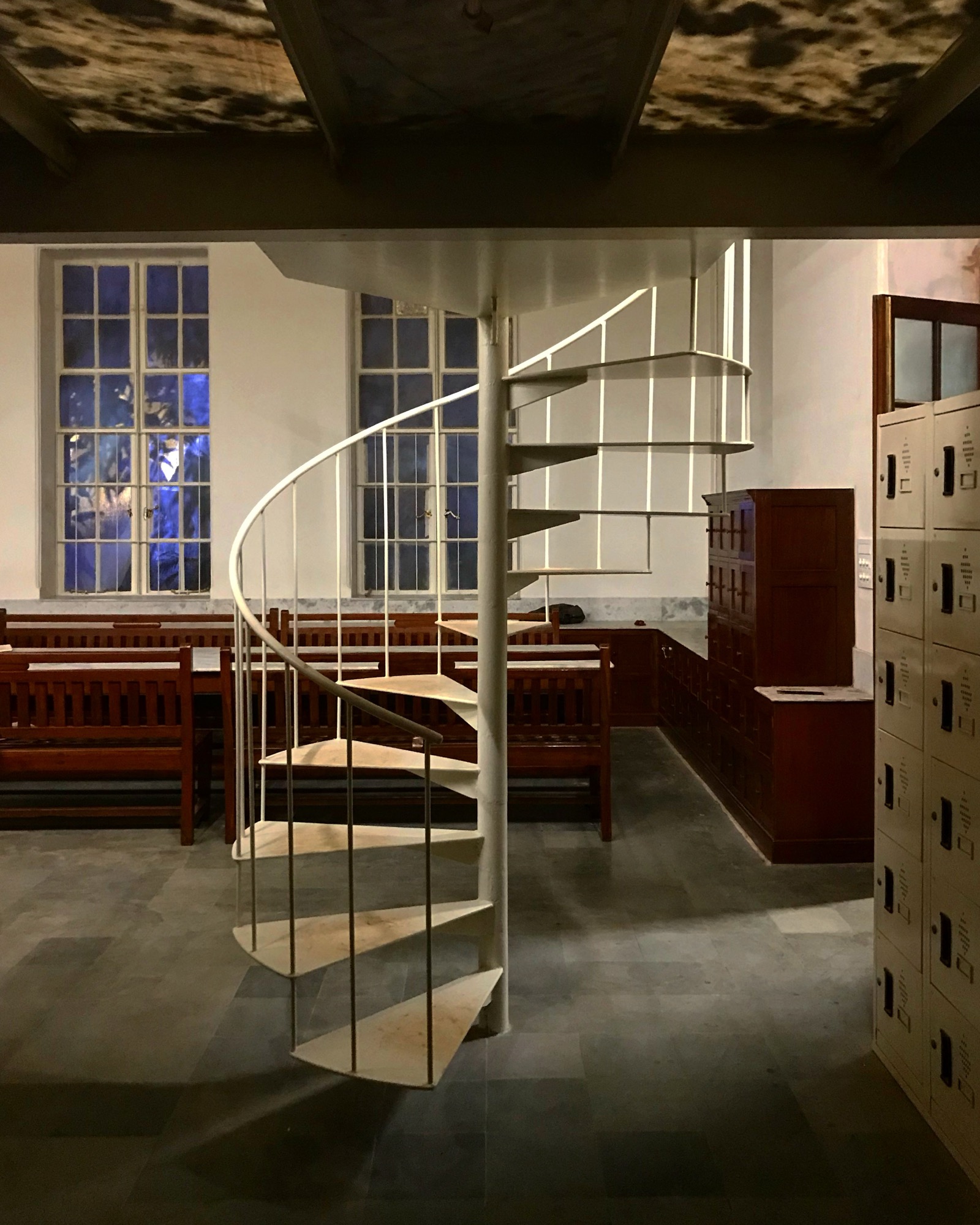 Ladies Common room, KEM Hospital, Mumbai — Restoration + Retrofitting by Studio Pomegranate