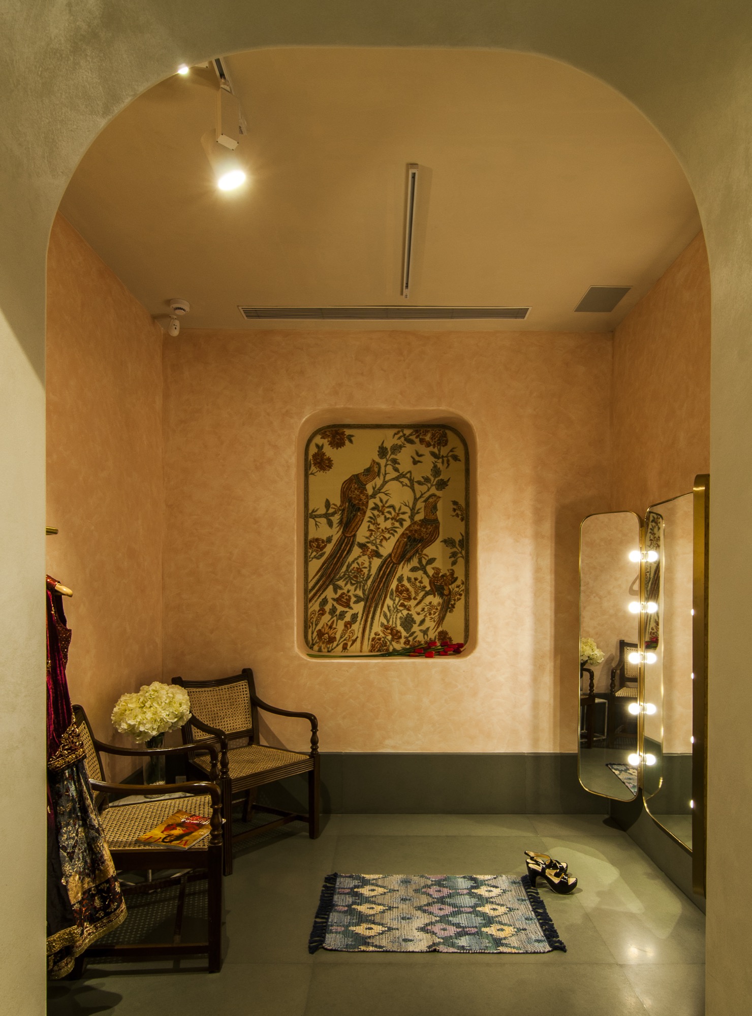 Ritu Kumar Store, Kemps corner — Retail · Restoration + Retrofitting by Studio Pomegranate