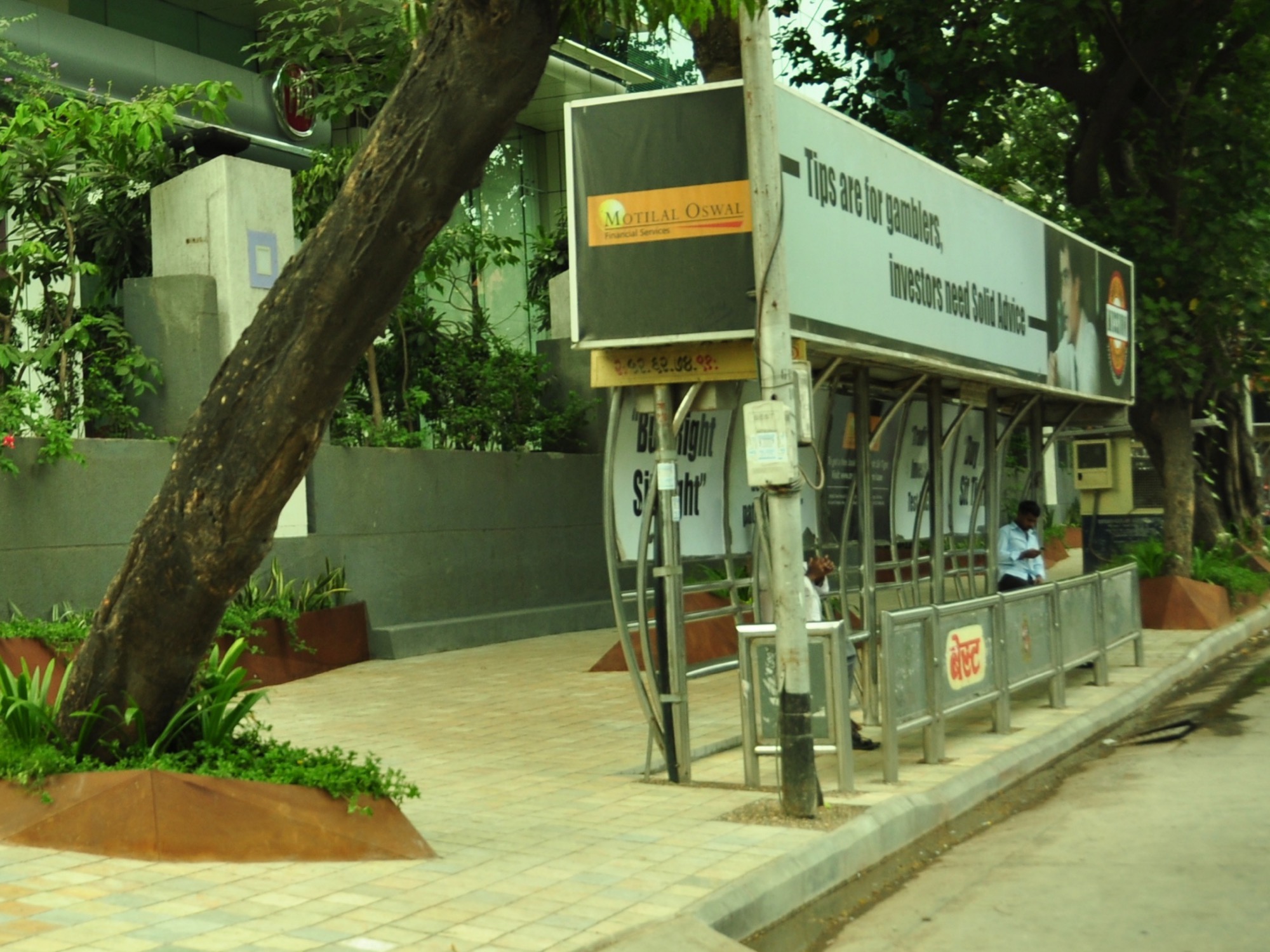 Walking spaces in Dadar — Urban Design by Studio Pomegranate