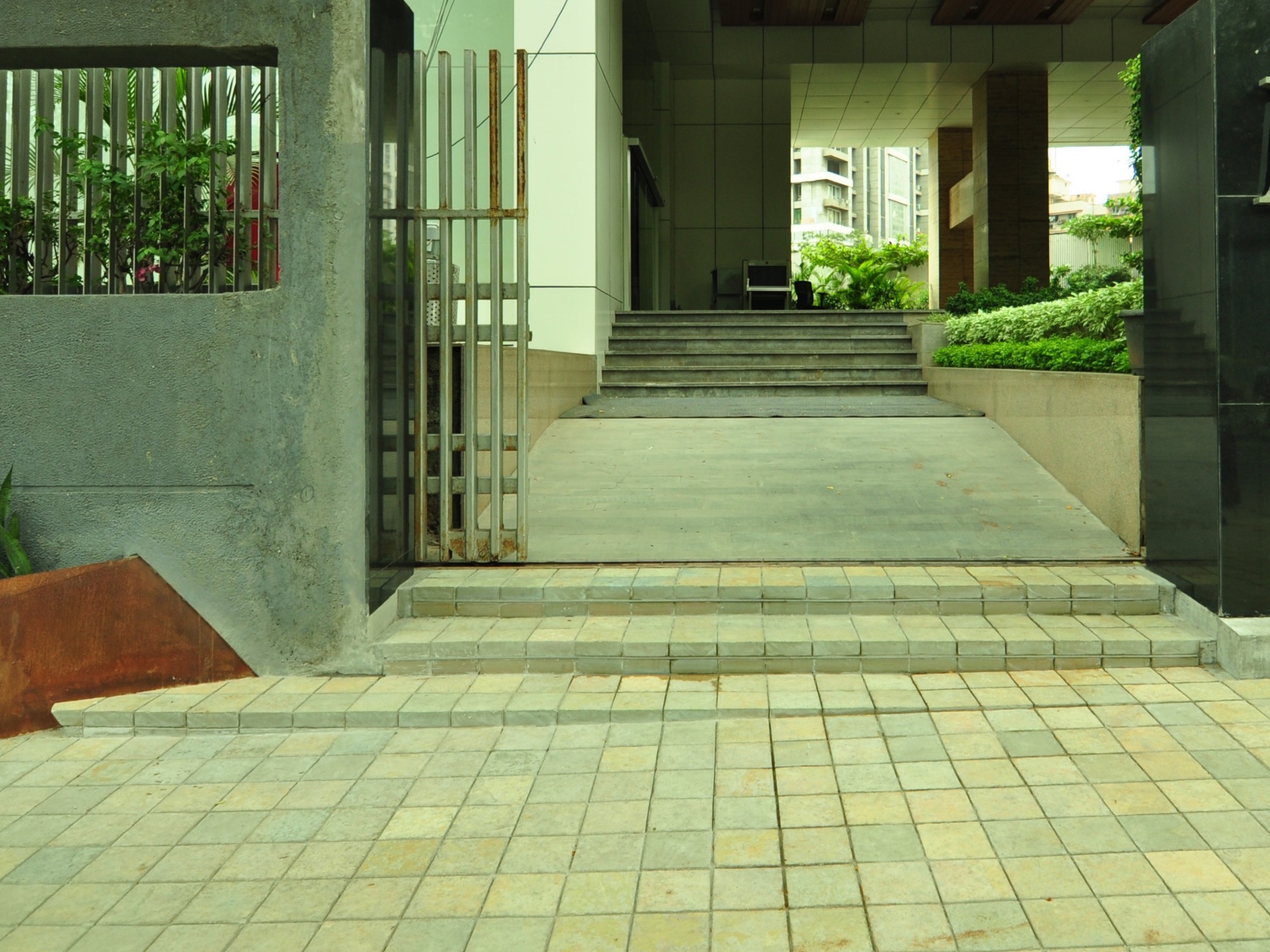 Walking spaces in Dadar — Urban Design by Studio Pomegranate