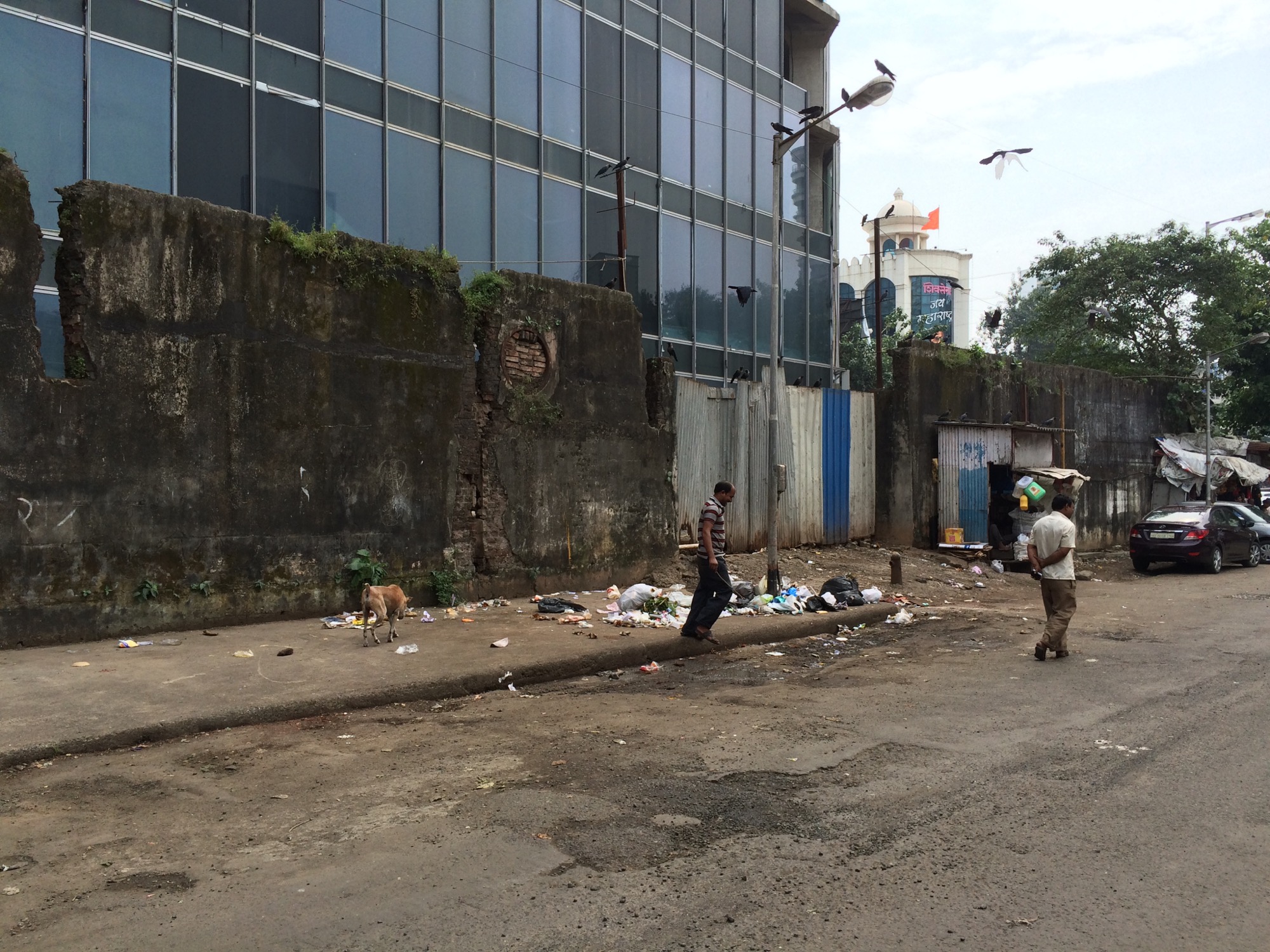 Walking spaces in Dadar — Urban Design by Studio Pomegranate