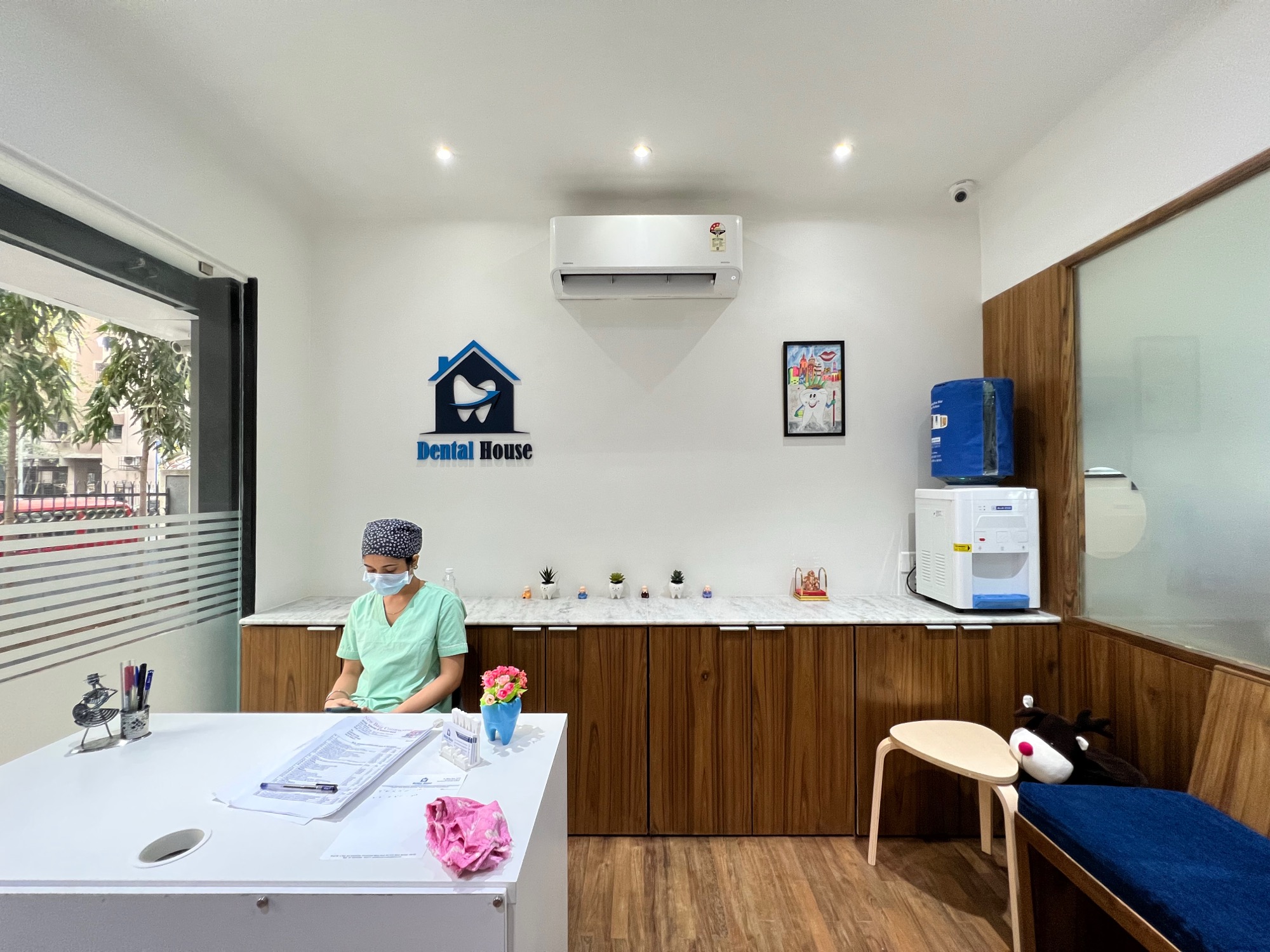 Dental House — Work spaces by Studio Pomegranate