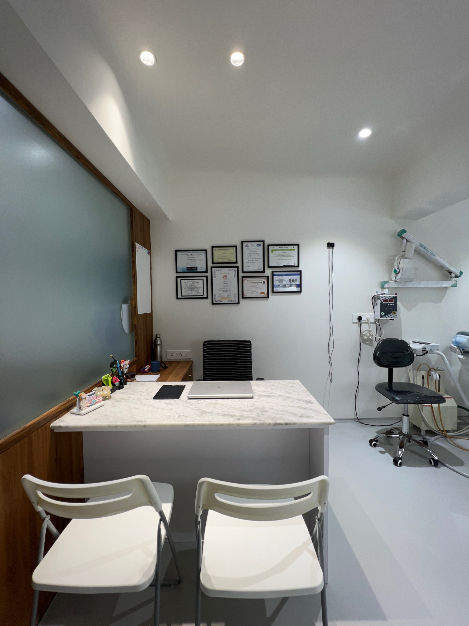 Dental House — Work spaces by Studio Pomegranate