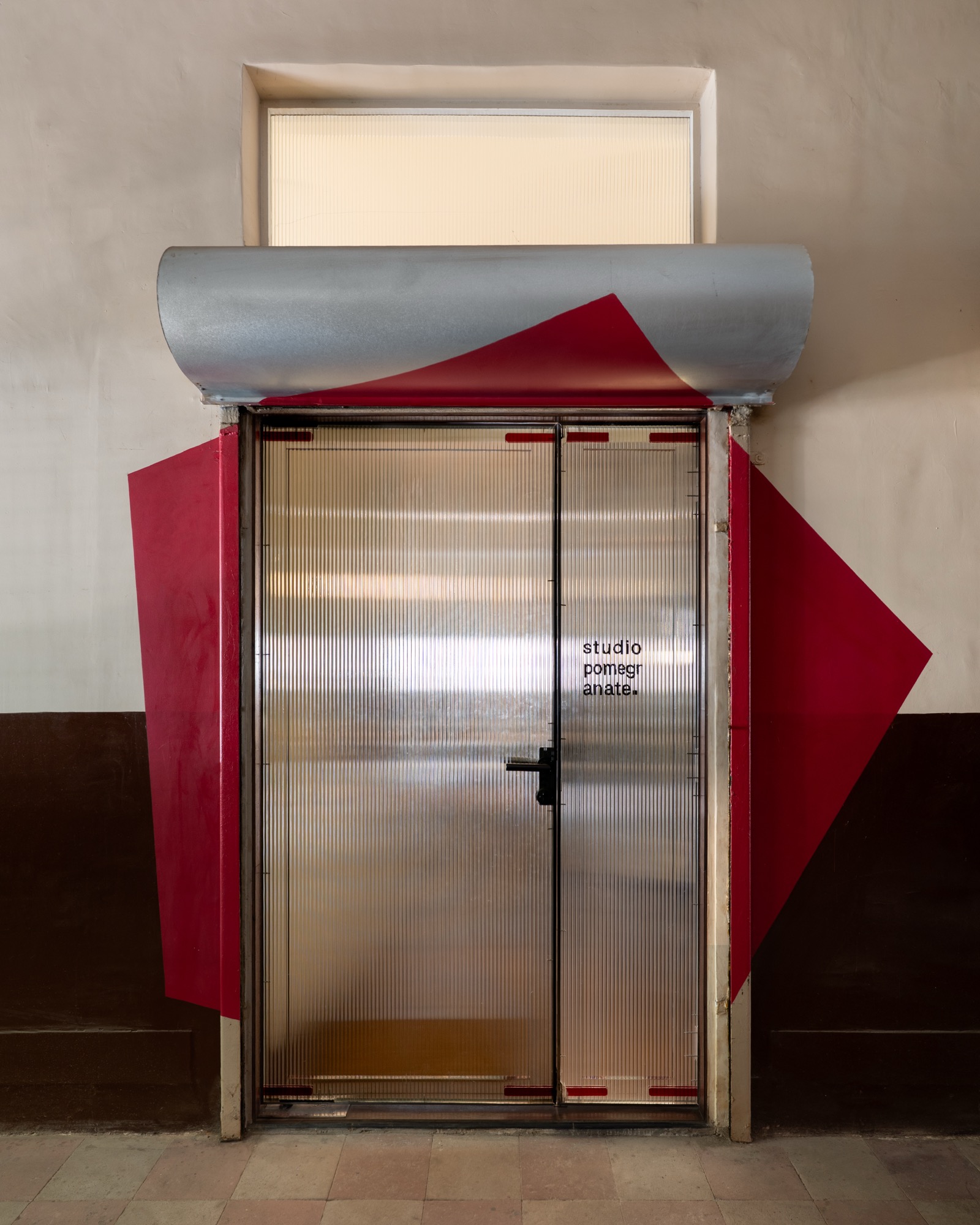 Studio Pomegranate, Mumbai — Work spaces by Studio Pomegranate