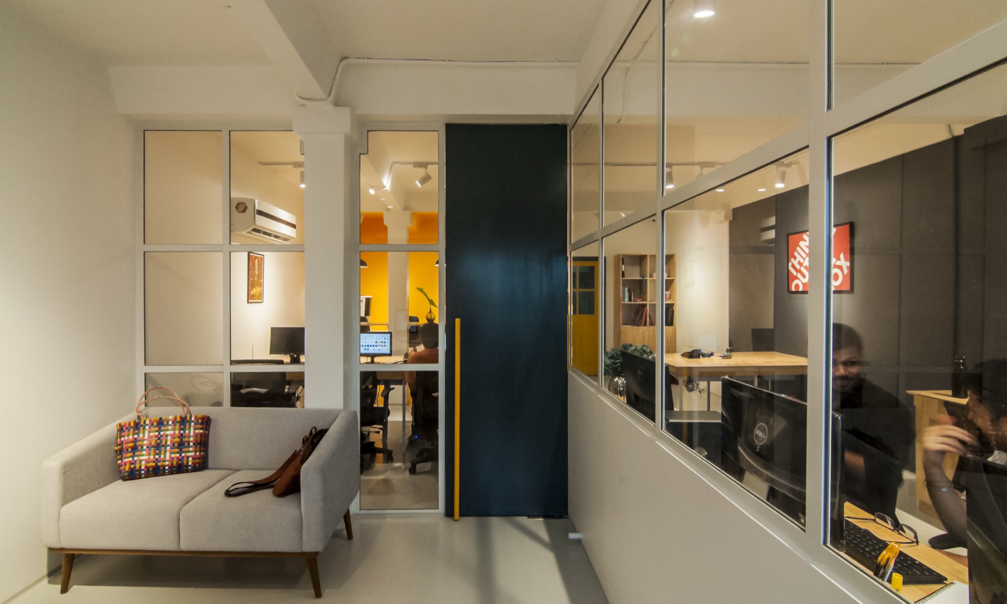 Yellow Advertising, Mumbai — Work spaces by Studio Pomegranate