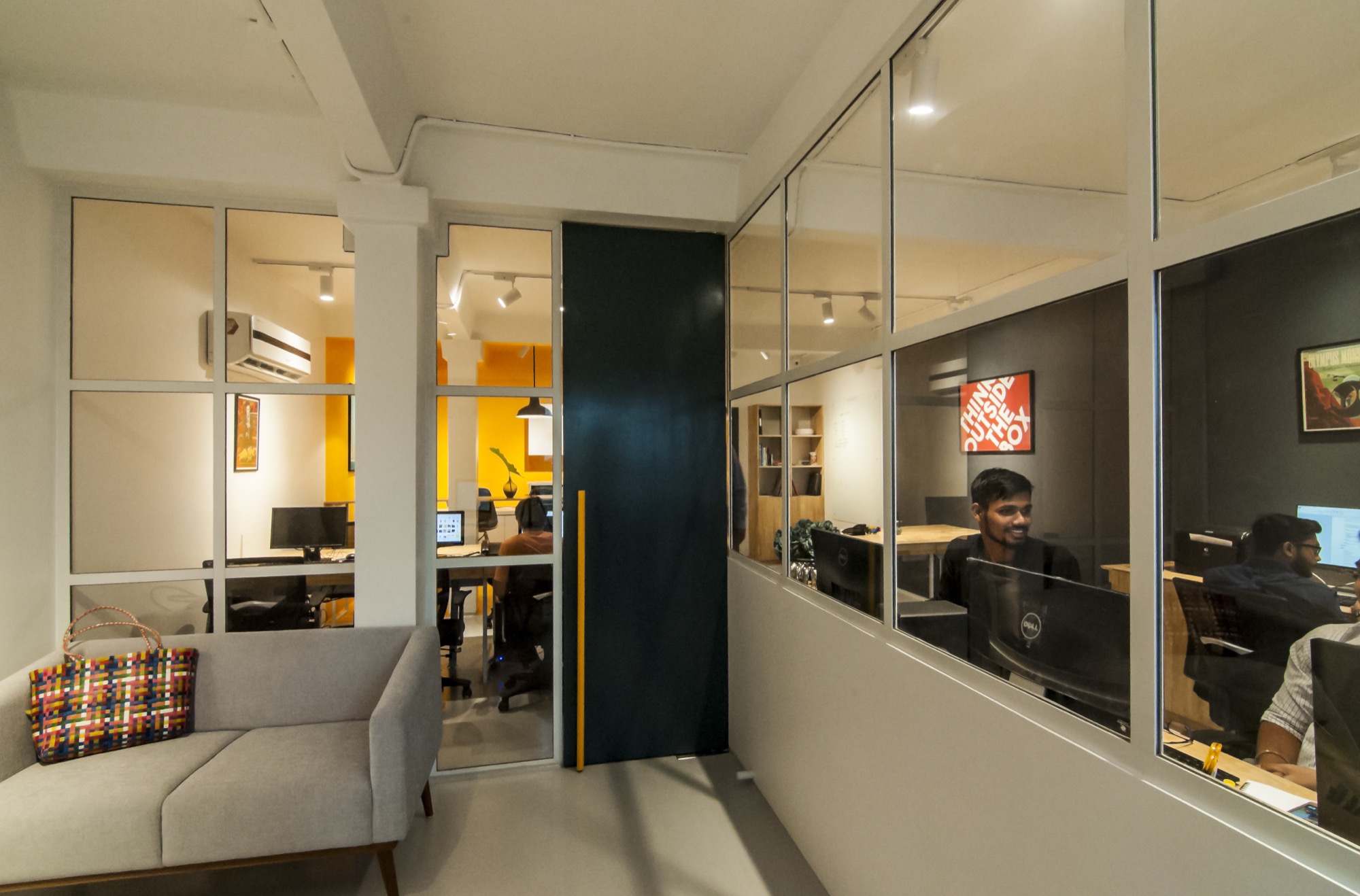 Yellow Advertising, Mumbai — Work spaces by Studio Pomegranate