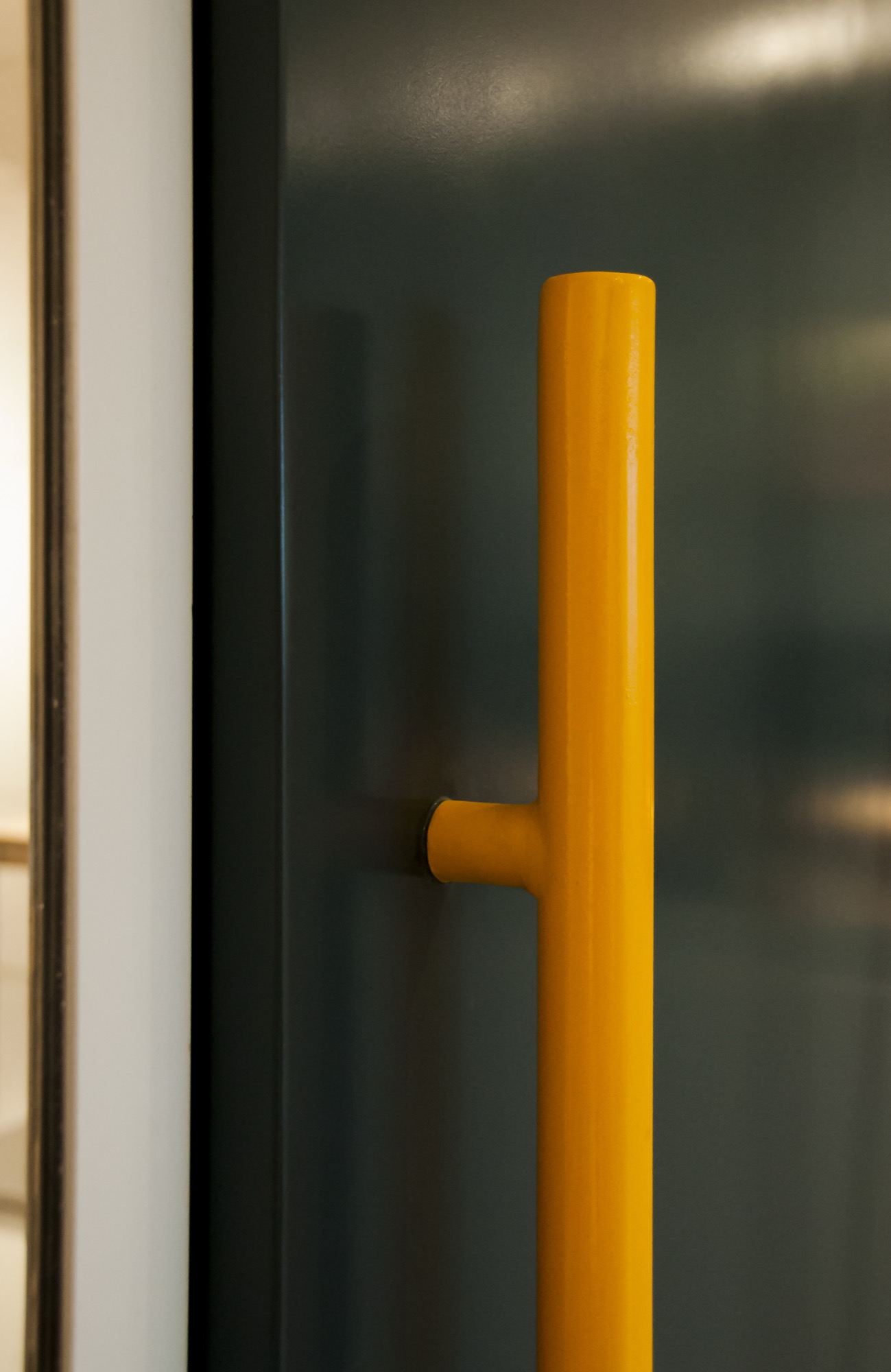 Yellow Advertising, Mumbai — Work spaces by Studio Pomegranate