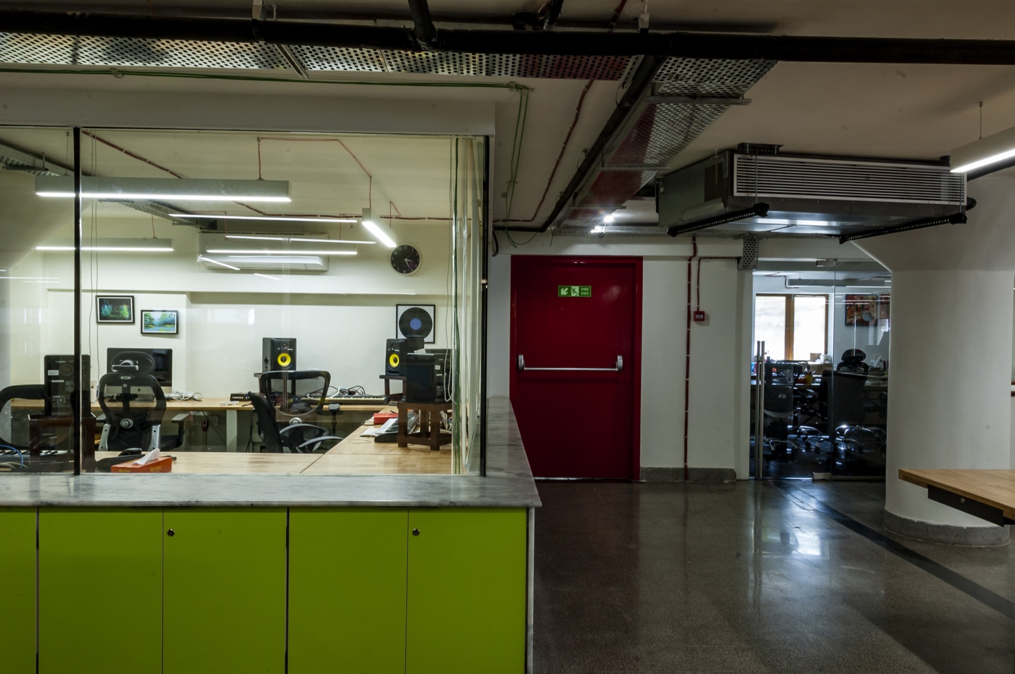 YoBoHo media office, Mumbai — Work spaces by Studio Pomegranate